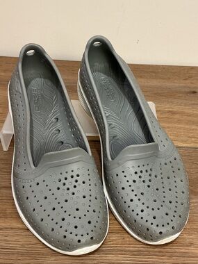 💦Skechers Women’s H2GO Water Shoes, grey, size 6